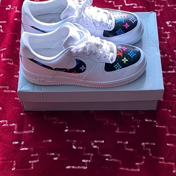Custom Nike Air Force 1 - Picture 6 of 7